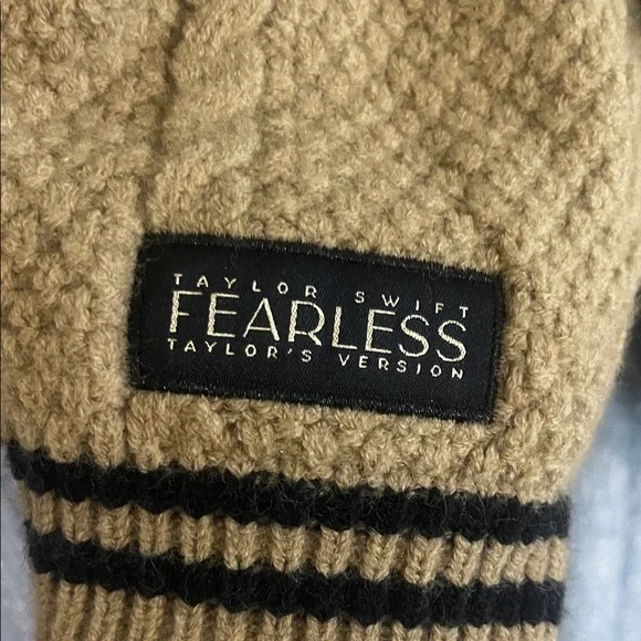 Taylor Swift Fearless Cardigan MD/LG - Picture 2 of 4